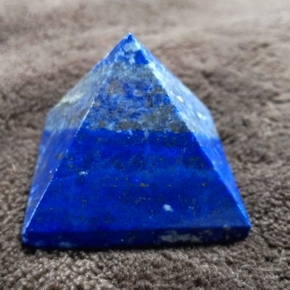 Gemstone healing stone pyramid 89 gram lapis Lazuli